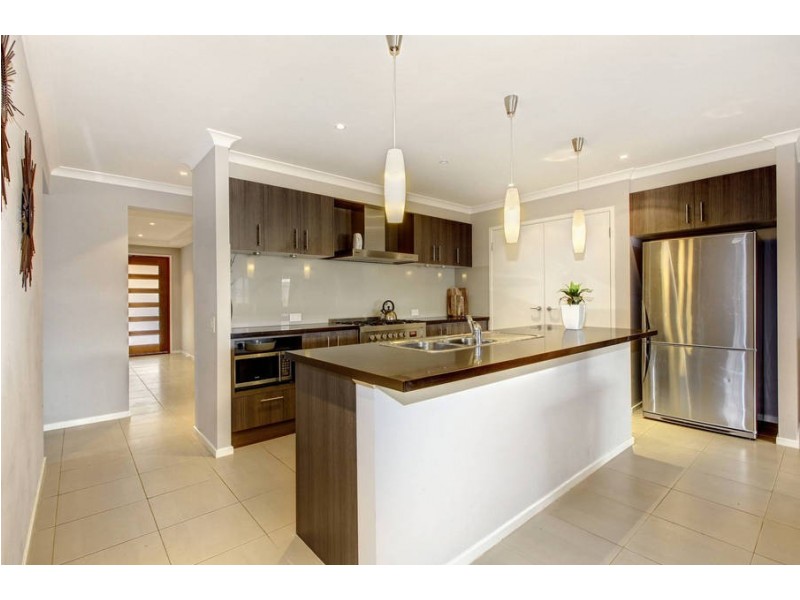 35 Castlemaine Drive, Eynesbury VIC 3338