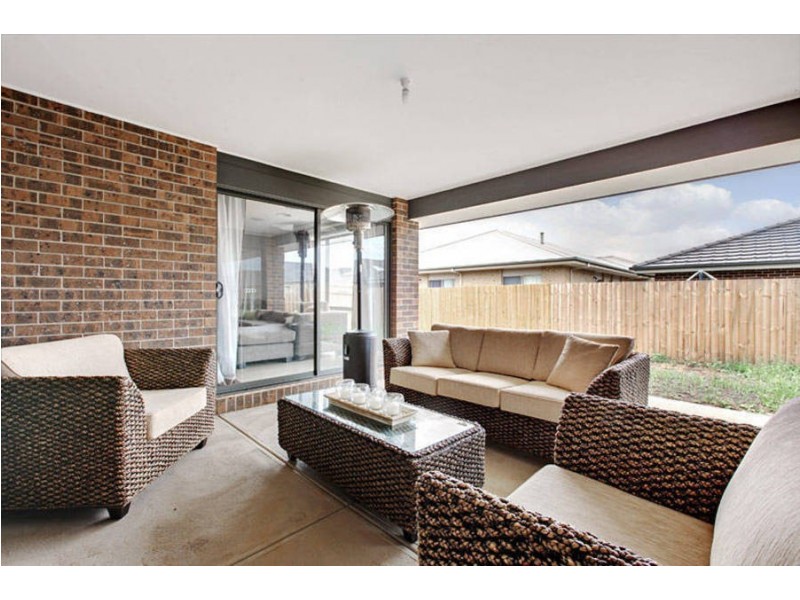 35 Castlemaine Drive, Eynesbury VIC 3338