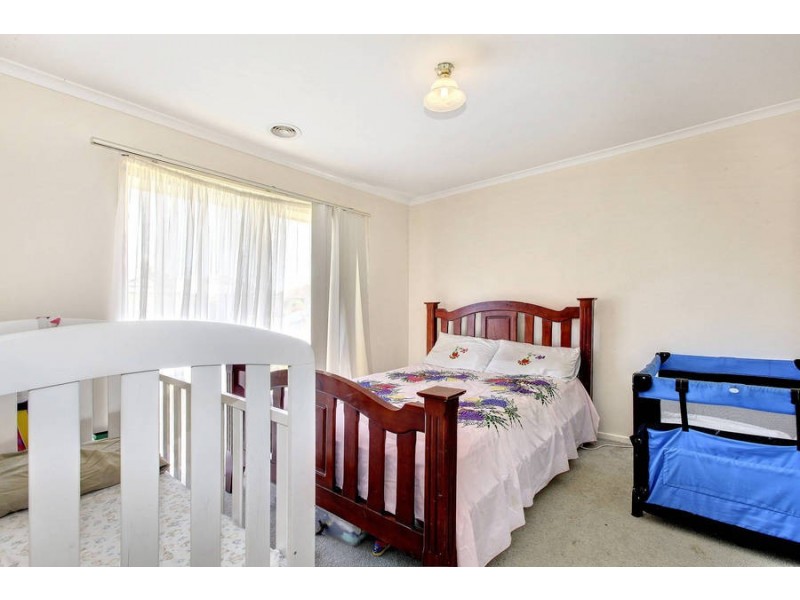 9 Gunnawarra Road, Kurunjang VIC 3337