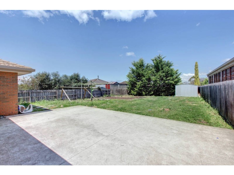 9 Gunnawarra Road, Kurunjang VIC 3337