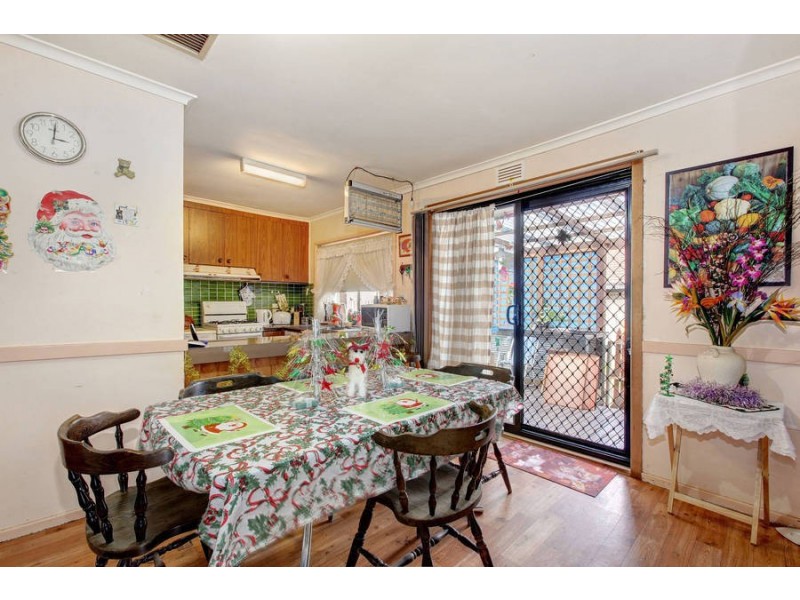 92 First Avenue, Melton South VIC 3338