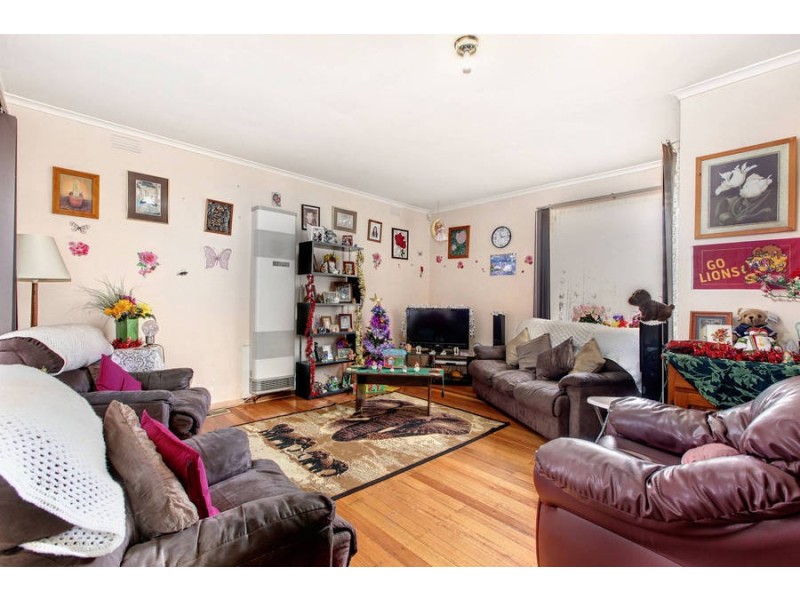 92 First Avenue, Melton South VIC 3338