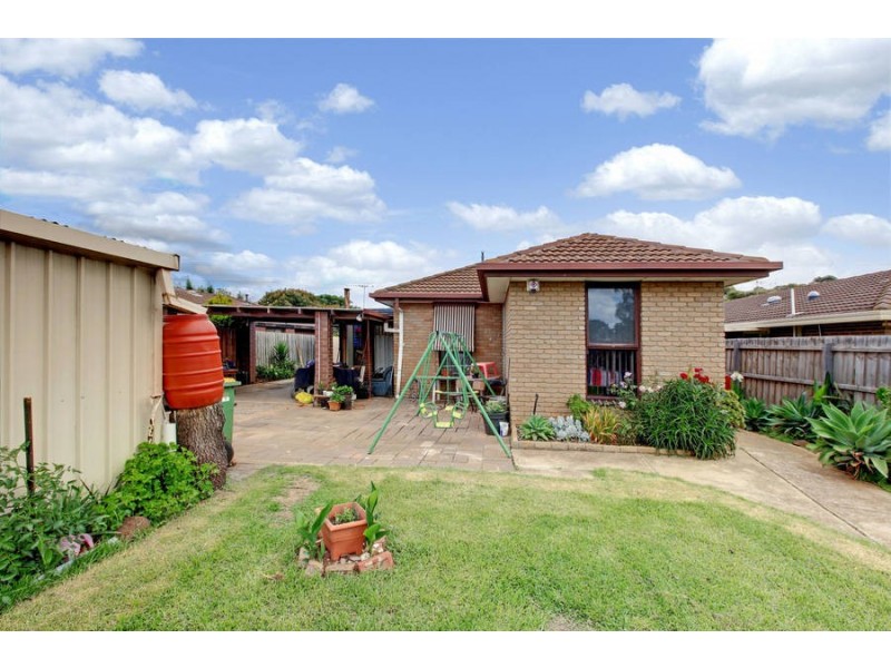 92 First Avenue, Melton South VIC 3338