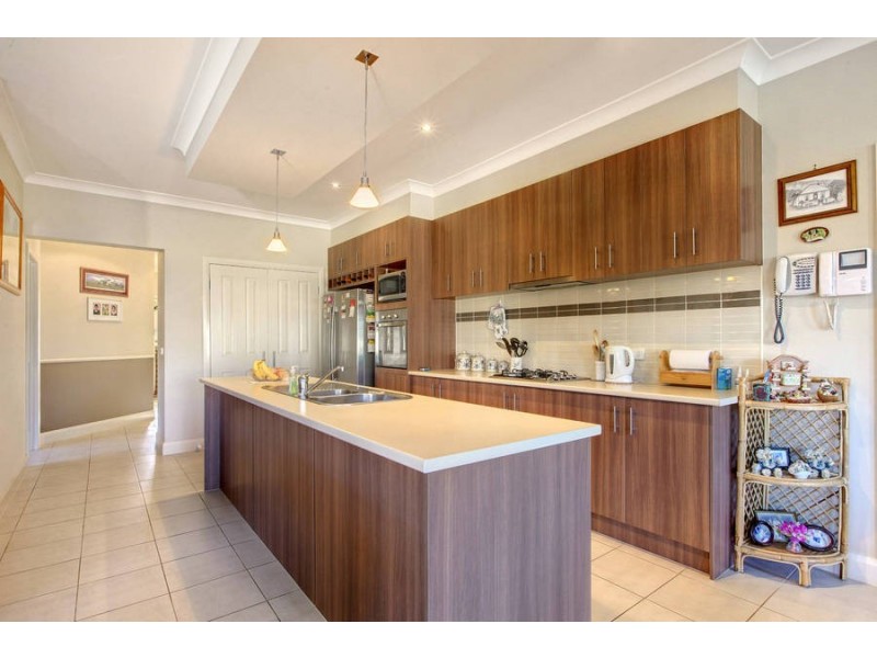 44 Panorama Drive, Melton West VIC 3337