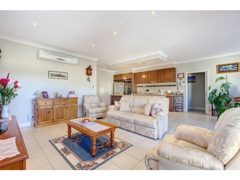 44 Panorama Drive, Melton West VIC 3337