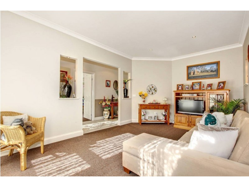 44 Panorama Drive, Melton West VIC 3337