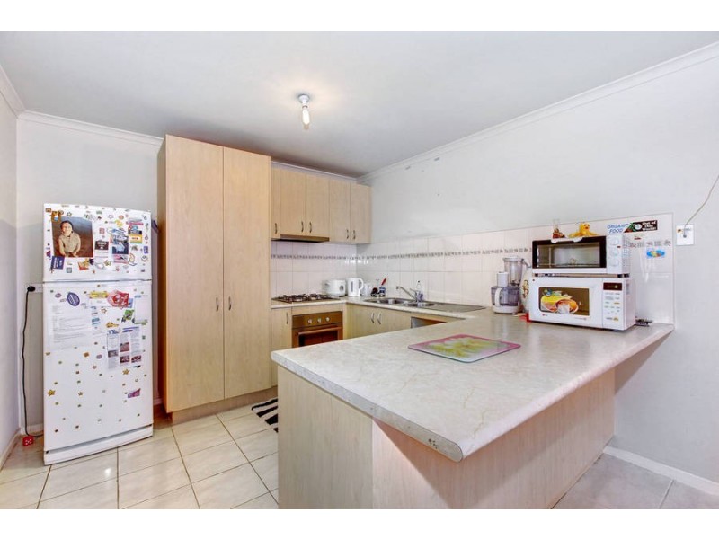 6 Jolley Rise, Melton West VIC 3337