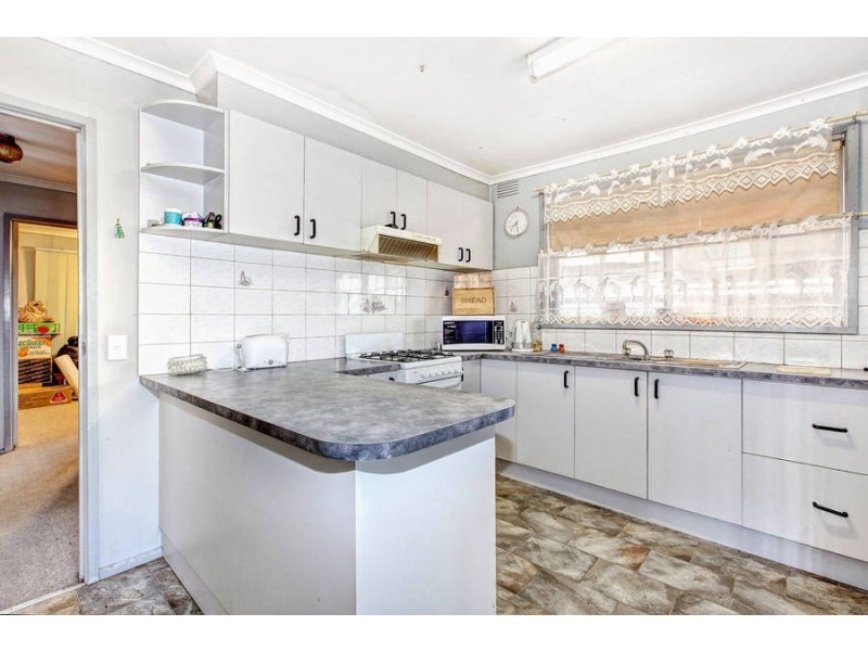 23 Mitchell Road, Melton South VIC 3338