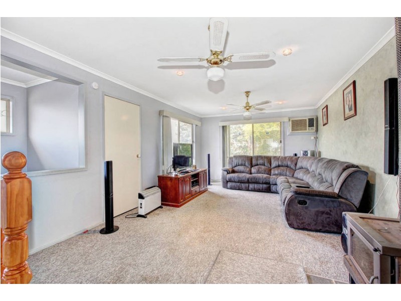 23 Mitchell Road, Melton South VIC 3338