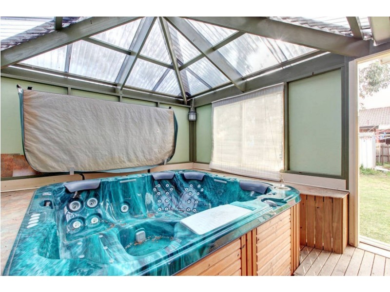 23 Mitchell Road, Melton South VIC 3338