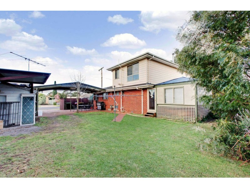 23 Mitchell Road, Melton South VIC 3338