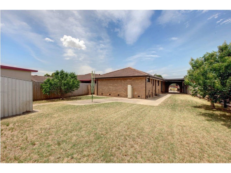 41 Bennett Street, Melton South VIC 3338