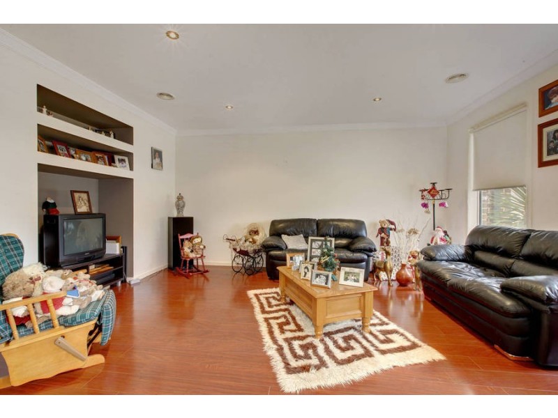 39 Carlyon Close, Melton West VIC 3337