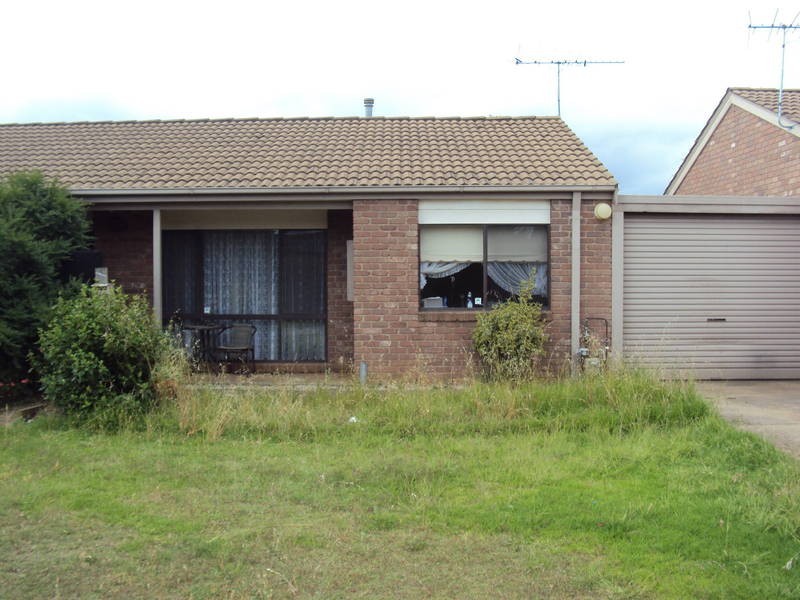 4/58 Andrew Street, Melton South VIC 3338