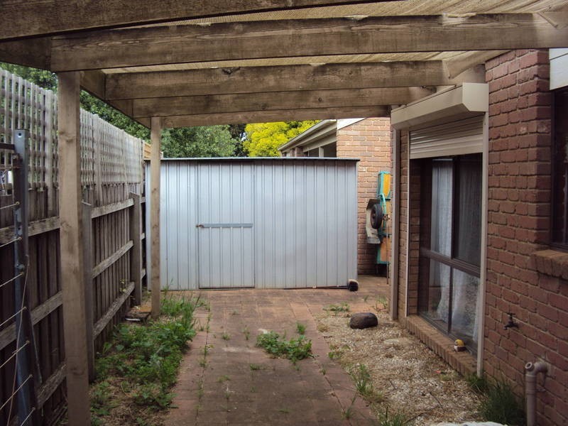 4/58 Andrew Street, Melton South VIC 3338