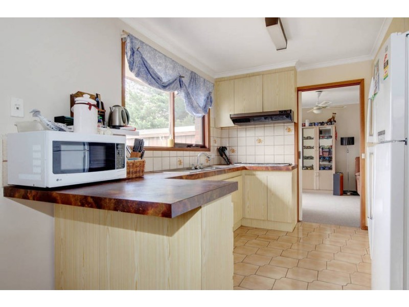 13 Catalina Place, Melton West VIC 3337