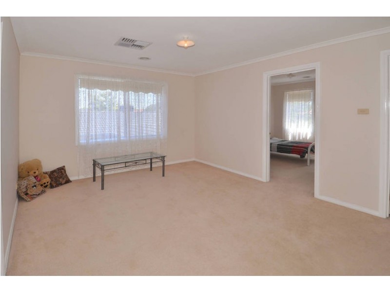 17 Meadowglen Drive, Melton West VIC 3337