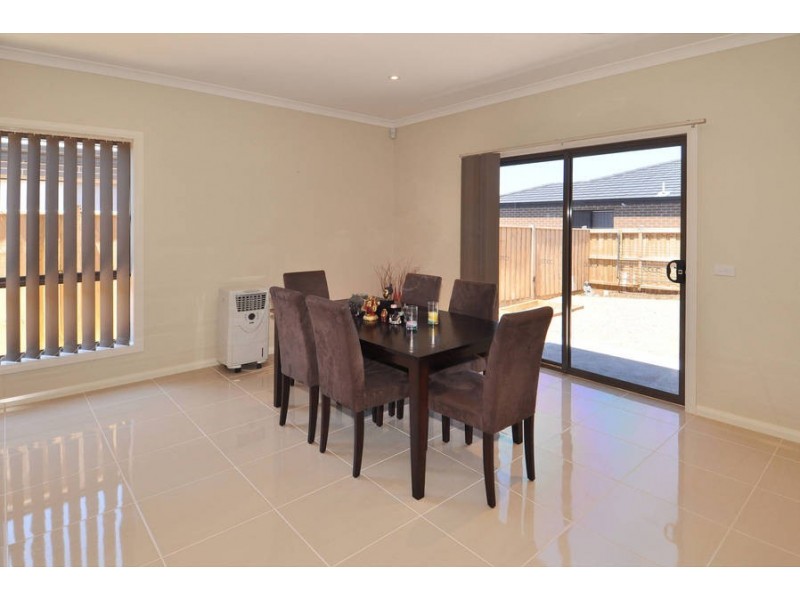 18 Leuca Avenue, Brookfield VIC 3338