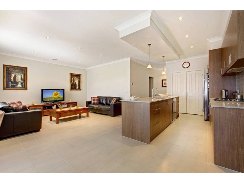 18 Chanticleer Avenue, Melton West VIC 3337