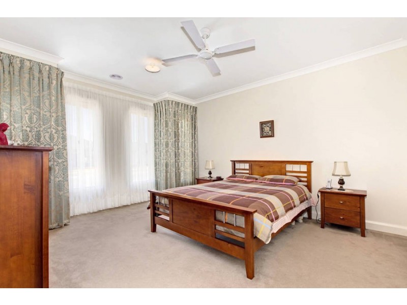 18 Chanticleer Avenue, Melton West VIC 3337