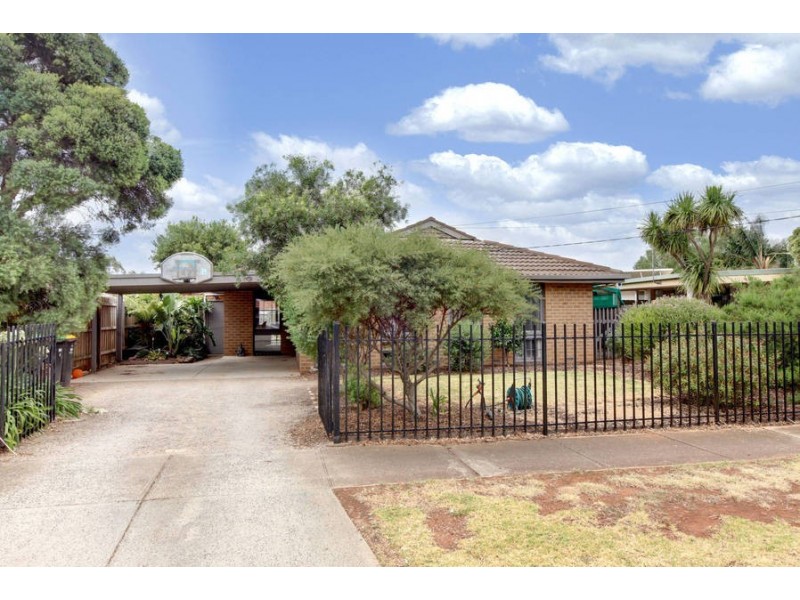 50 Callanan Drive, Melton South VIC 3338