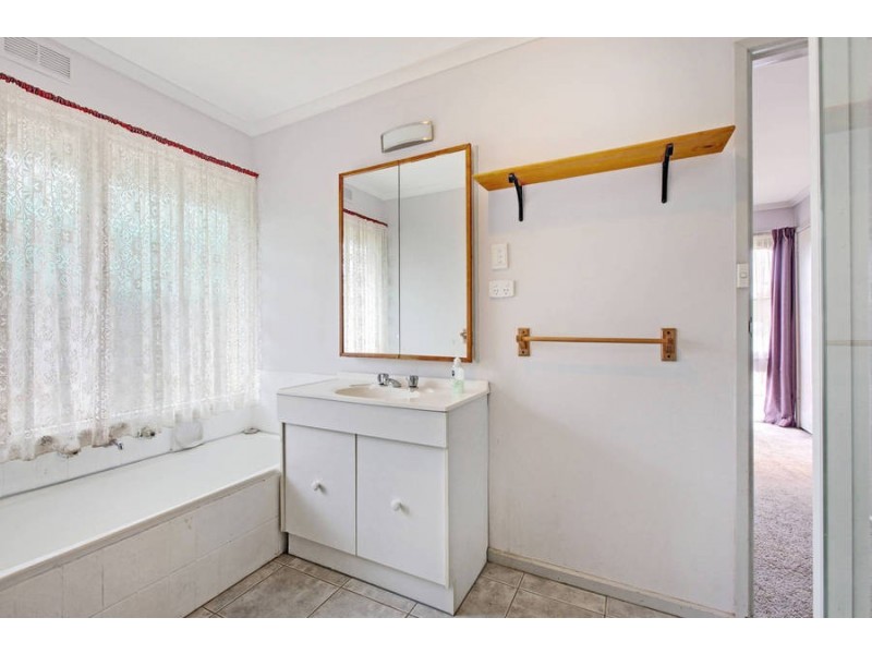 50 Callanan Drive, Melton South VIC 3338