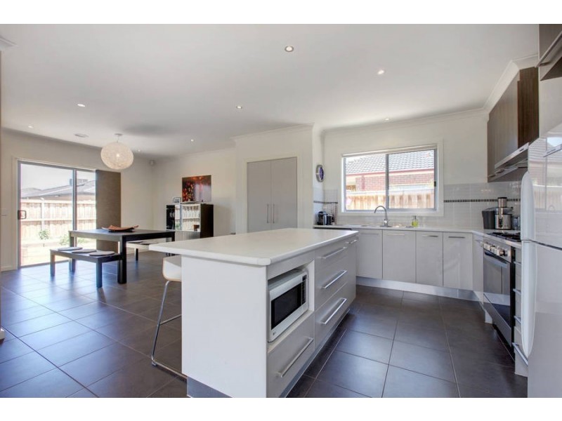 7 Arjun Avenue, Melton West VIC 3337