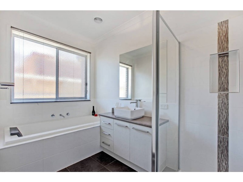 7 Arjun Avenue, Melton West VIC 3337