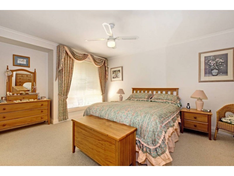 1 Gleneagles Drive, Melton West VIC 3337