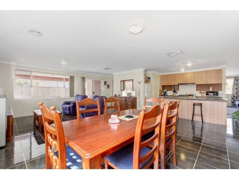 2 Merrystowe Way, Melton West VIC 3337