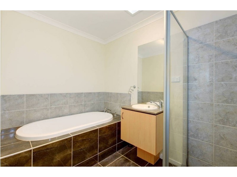 2 Merrystowe Way, Melton West VIC 3337