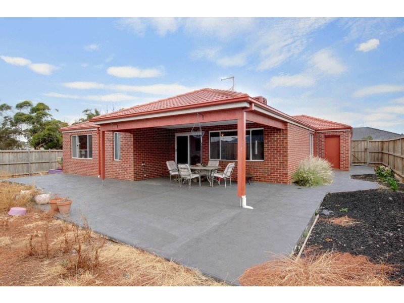 2 Merrystowe Way, Melton West VIC 3337