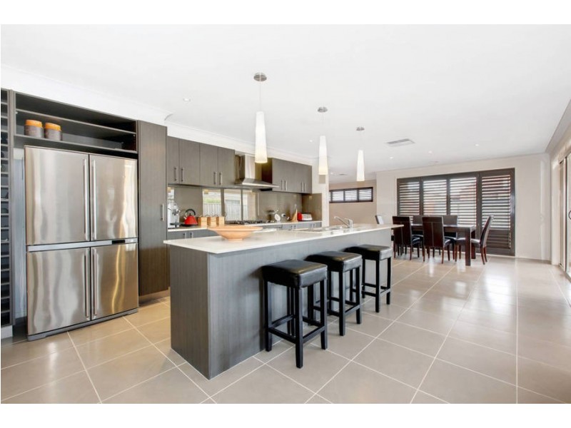 7  Rosedale Court, Melton West VIC 3337