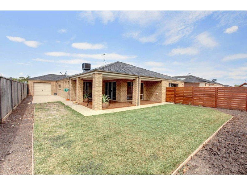 7  Rosedale Court, Melton West VIC 3337