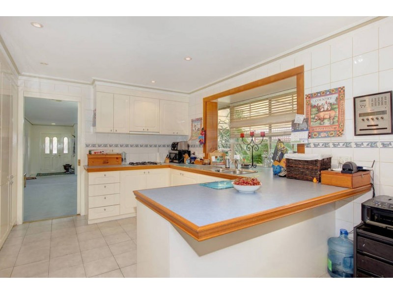 23 Campaspe Crescent, Brookfield VIC 3338