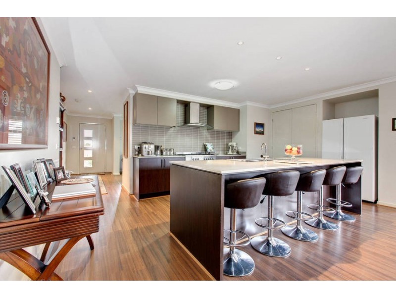 30 Parris Avenue, Melton West VIC 3337