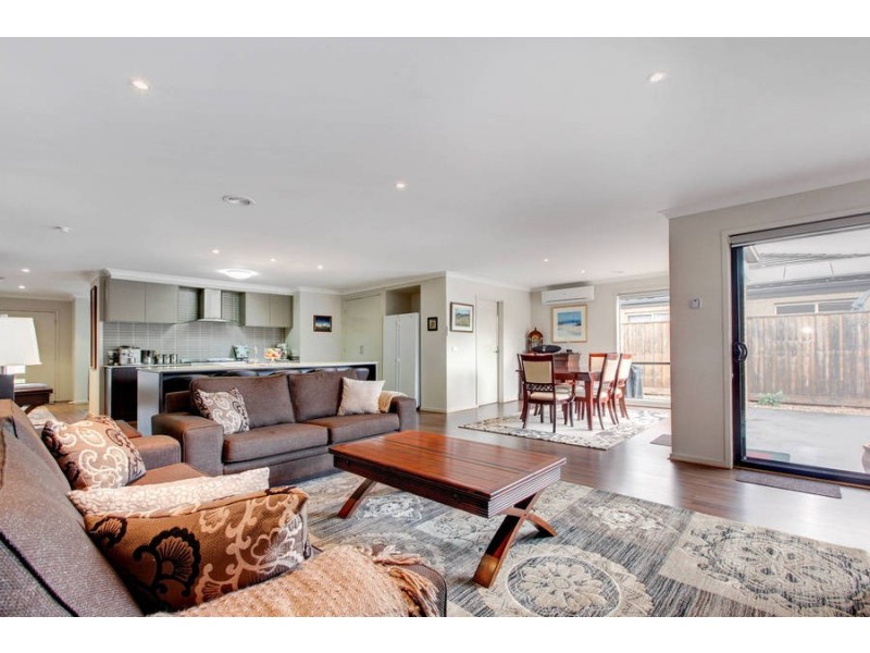 30 Parris Avenue, Melton West VIC 3337