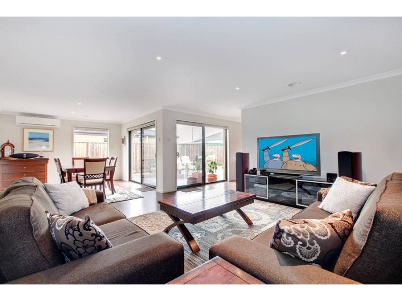 30 Parris Avenue, Melton West VIC 3337