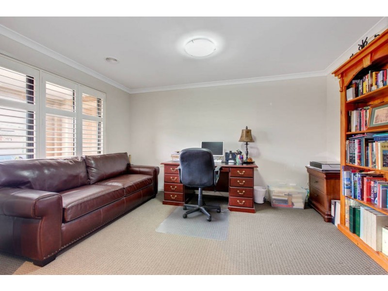 30 Parris Avenue, Melton West VIC 3337