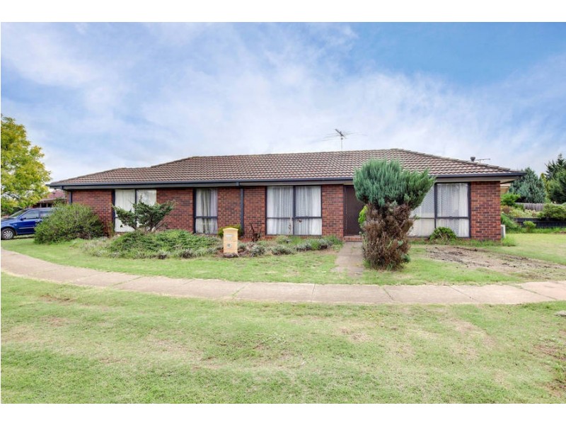 29 Walsingham Crescent, Kurunjang VIC 3337