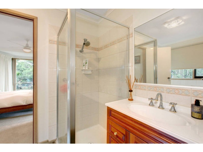 4 Cheviot Court, Melton West VIC 3337