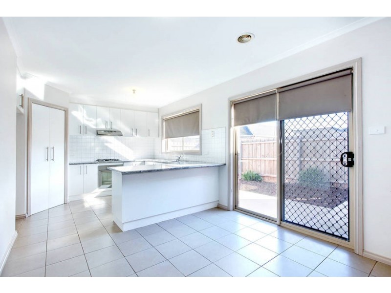 43 Christina Crescent, Kurunjang VIC 3337