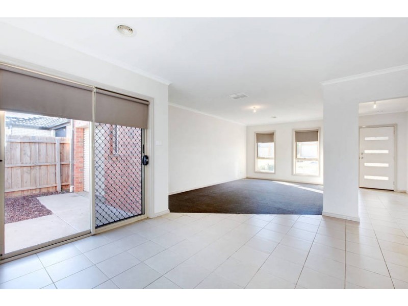43 Christina Crescent, Kurunjang VIC 3337