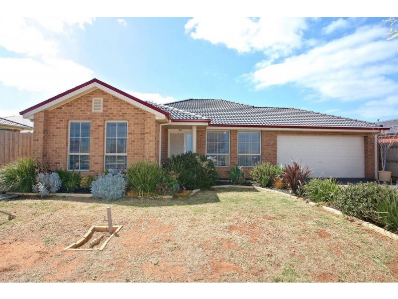 82 Black Knight Way, Kurunjang VIC 3337