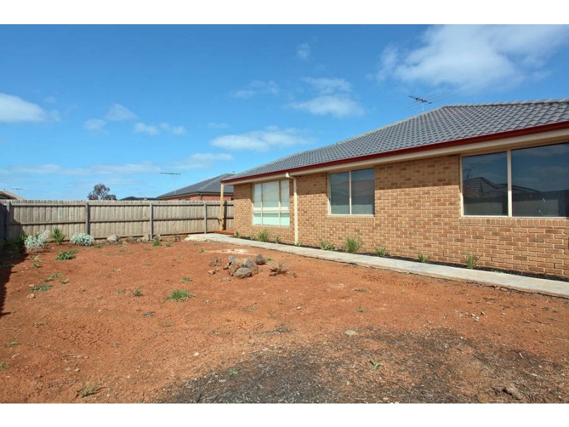 82 Black Knight Way, Kurunjang VIC 3337