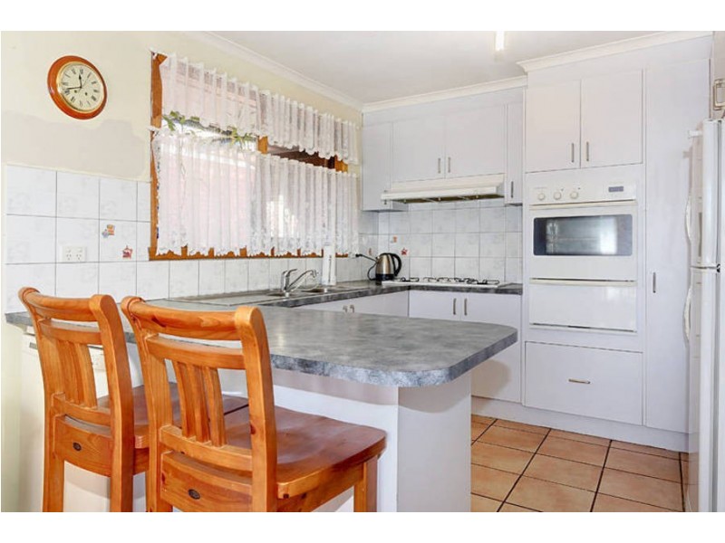 305 Centenary Avenue, Melton West VIC 3337