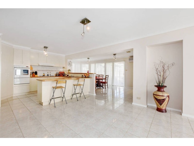 17 Meadow Glen Drive, Melton West VIC 3337