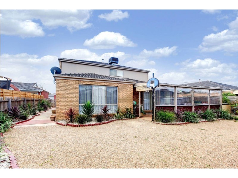 17 Meadow Glen Drive, Melton West VIC 3337