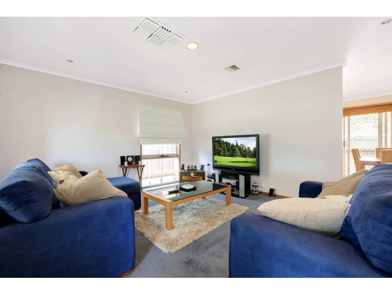 37 Walsingham Crescent, Kurunjang VIC 3337