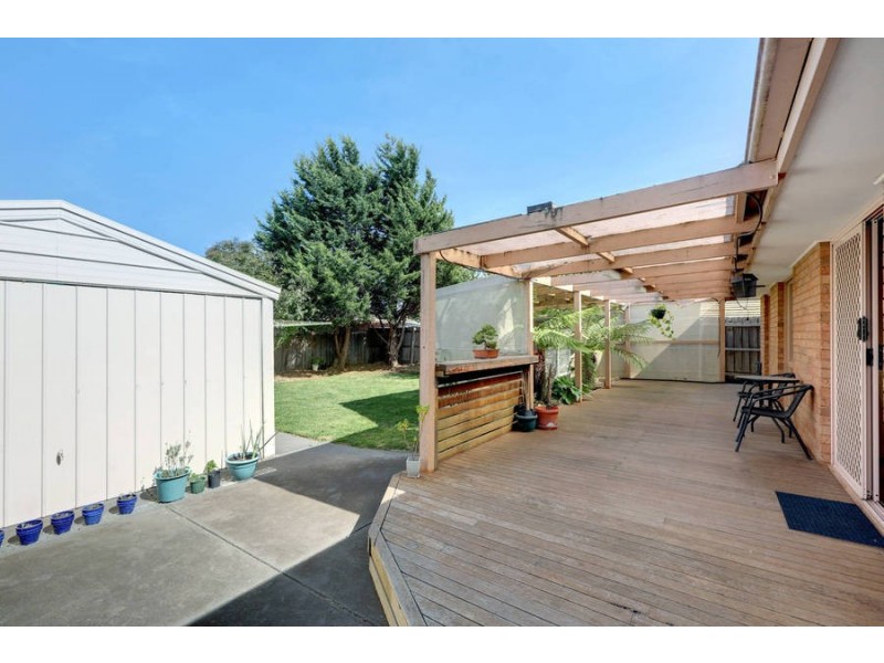 37 Walsingham Crescent, Kurunjang VIC 3337